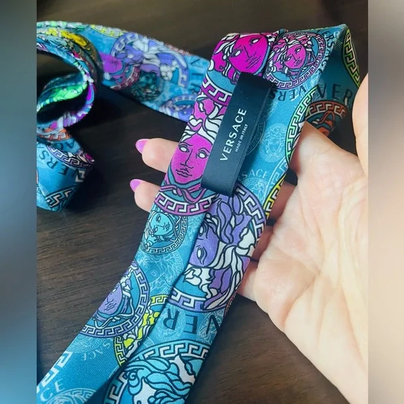 Versace multicolor medusa tie. - Picture 3 of 7